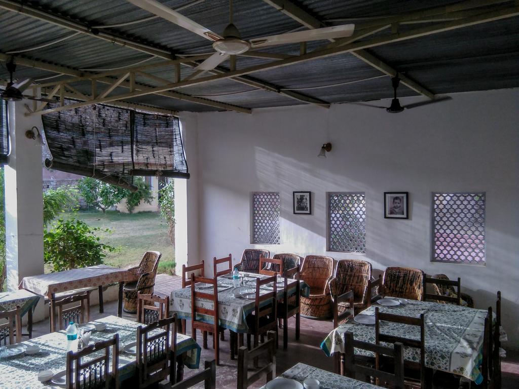 Adhbhut Hotel Dźajpur Zewnętrze zdjęcie