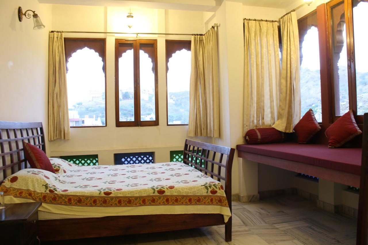 Adhbhut Hotel Dźajpur Zewnętrze zdjęcie